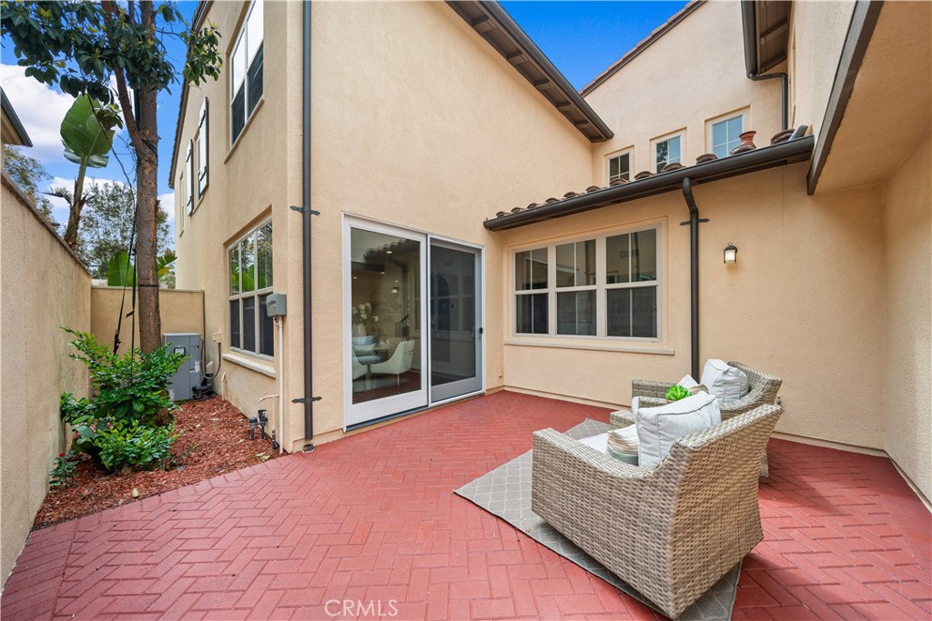 33 Jonquil Irvine, CA 92618 - Photo 35 of 48 a view of porch with seating space