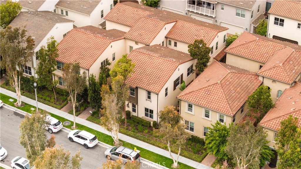 33 Jonquil Irvine, CA 92618 - Photo 39 of 48 a view of a balcony with potted plants
