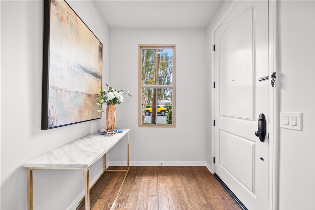 33 Jonquil Irvine, CA 92618 - Photo 6 of 48 a bathroom with a sink and a mirror