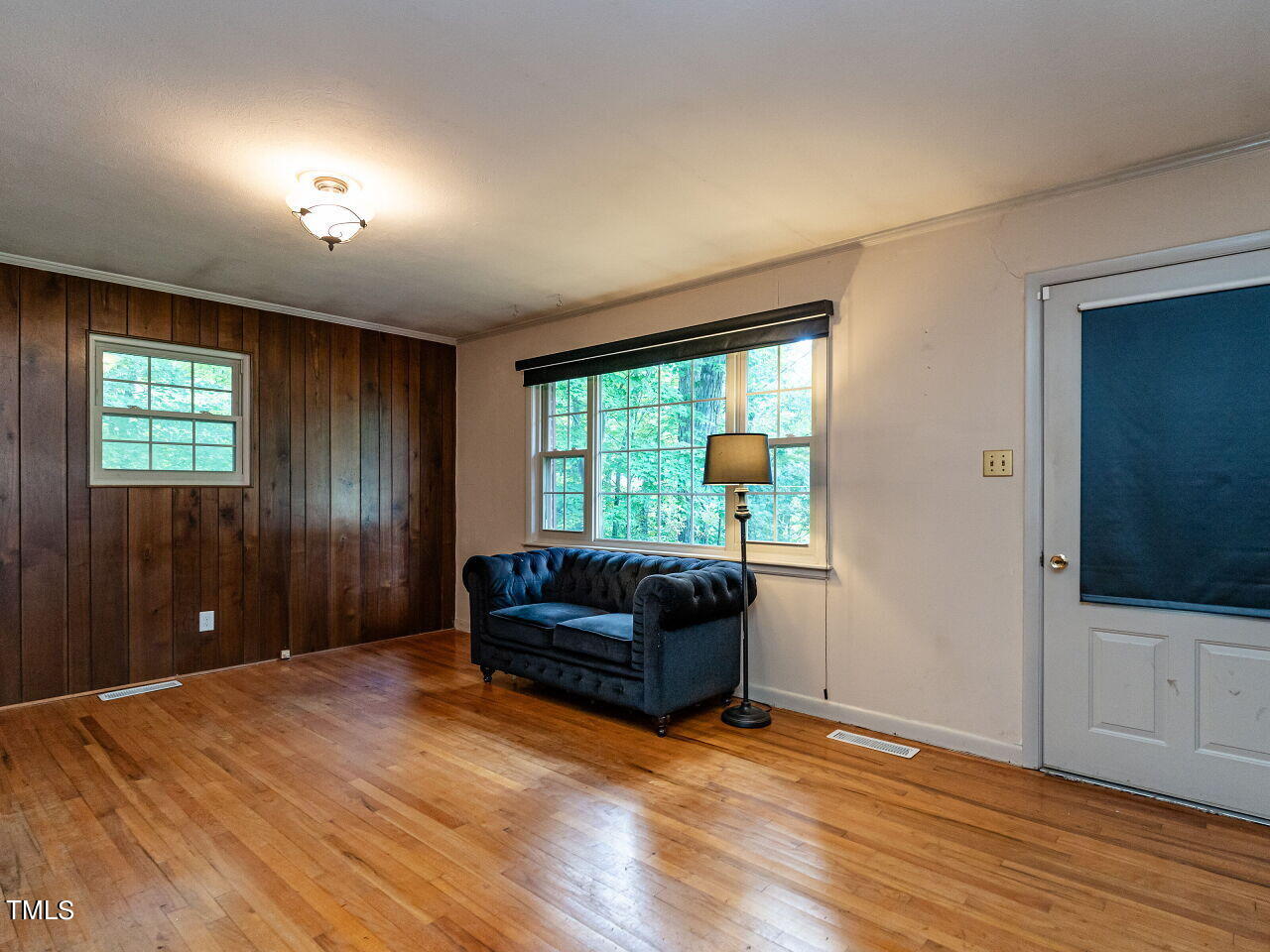 212 Hocutt Road Durham, NC 27703 - Photo 9 of 27 009-1280x960-family-room