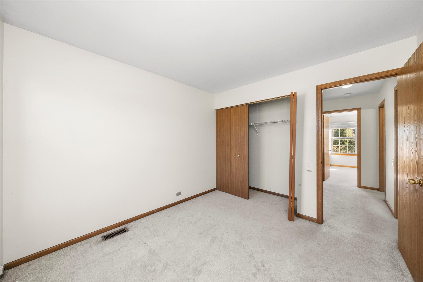 1862 Pebble Beach Circle Elgin, IL 60123 - Photo 16 of 26 an empty room with closet