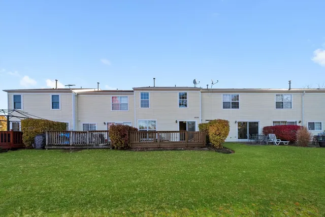 $245,000 | 1862 Pebble Beach Circle, Elgin, IL 60123