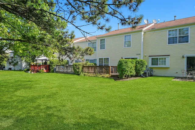 $245,000 | 1862 Pebble Beach Circle, Elgin, IL 60123