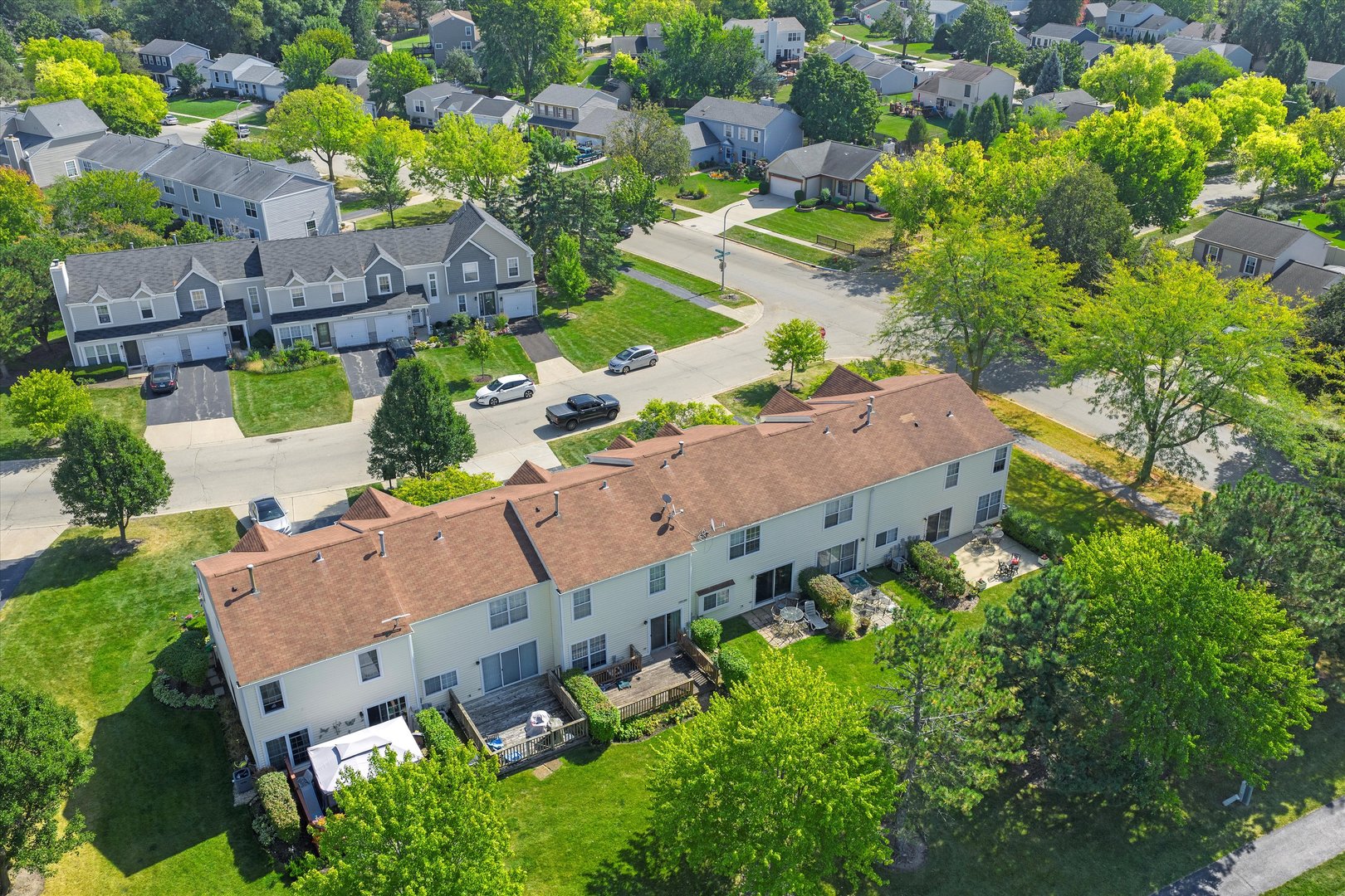 1862 Pebble Beach Circle Elgin, IL 60123 - Photo 25 of 26 an aerial view of multiple house