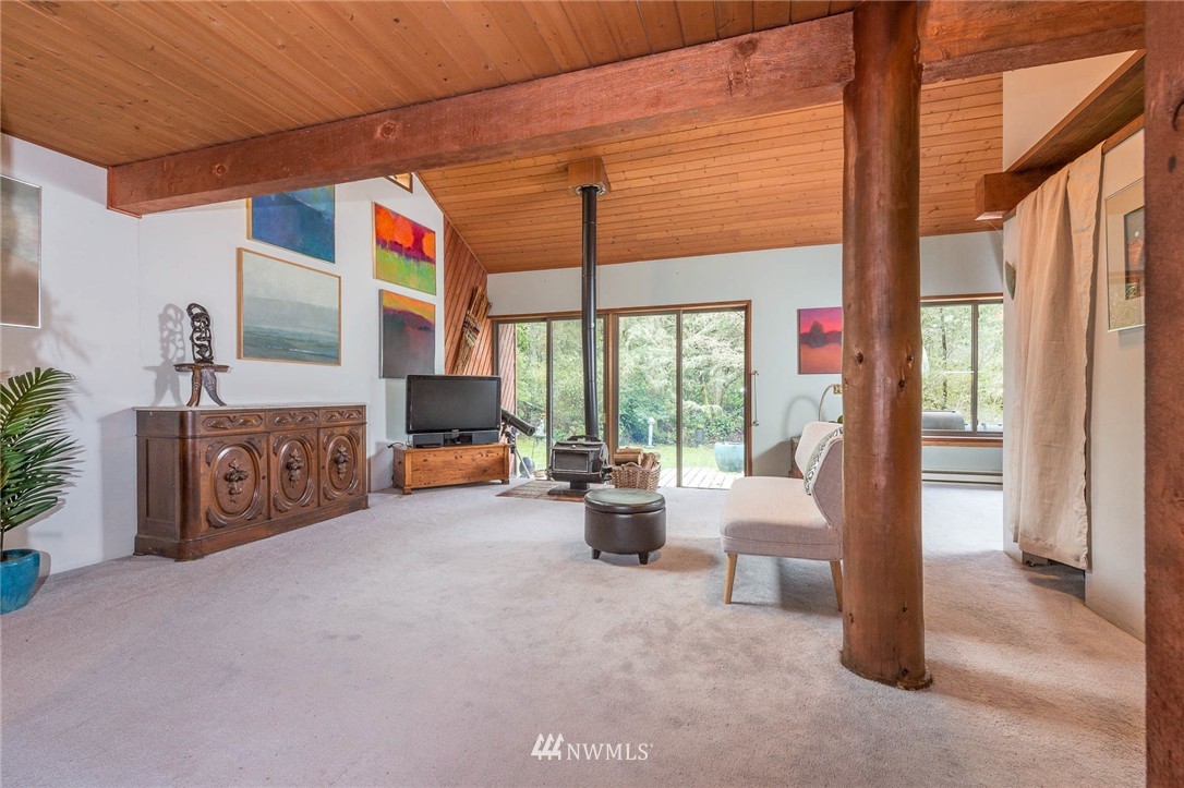 21421 Monument Road Southwest Vashon, WA 98070 - Photo 5 of 18