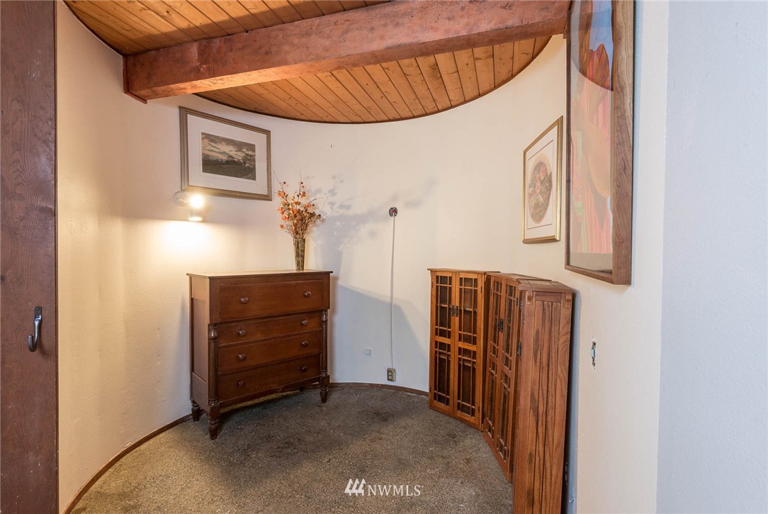 21421 Monument Road Southwest Vashon, WA 98070 - Photo 8 of 18