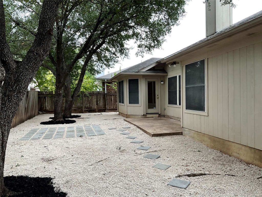 1008 Chippewa Round Rock, TX 78665 - Photo 35 of 36 a backyard of a house with seating space