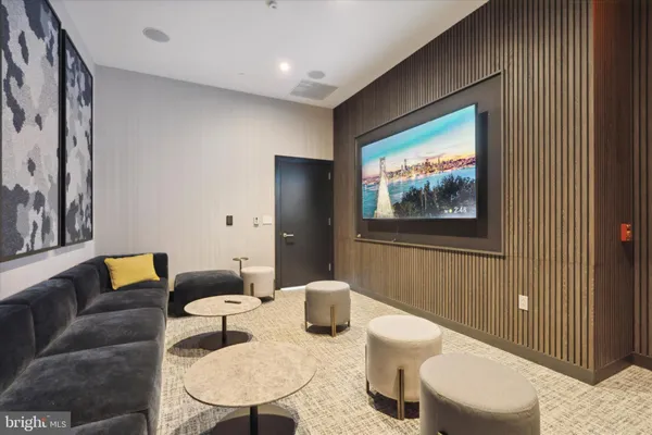 $4,667 | 1-5 Dock Street, Unit 402, Philadelphia, PA 19106