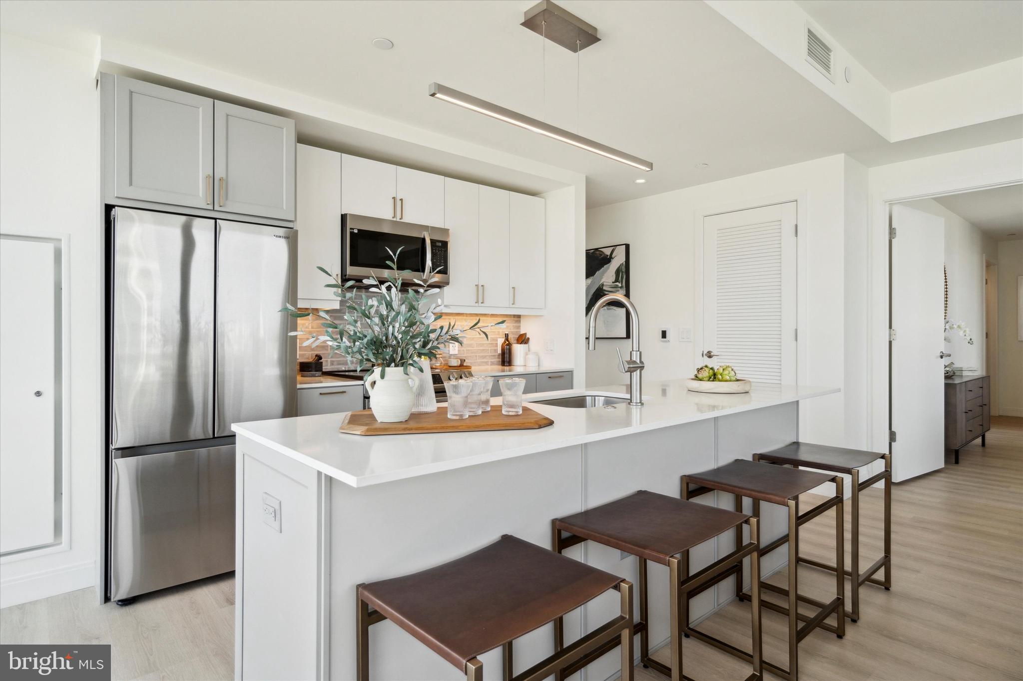 1-5 Dock Street, Unit 402 Philadelphia, PA 19106 - Photo 4 of 47