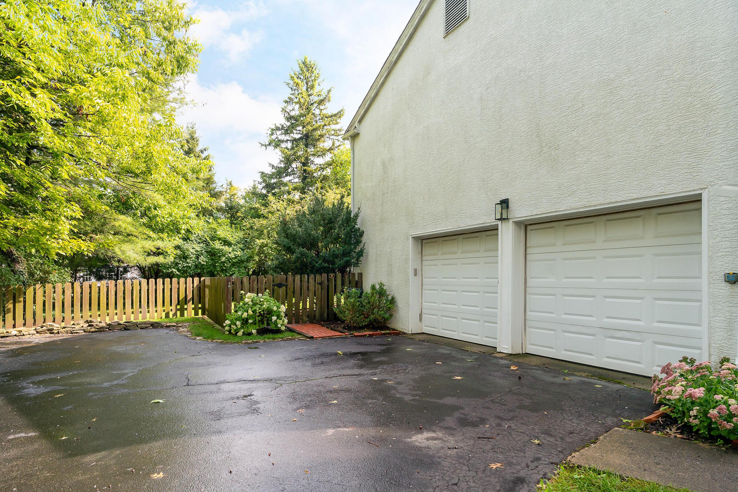 2654 Lane Road Columbus, OH 43220 - Photo 27 of 33 2 Car Attached Garage