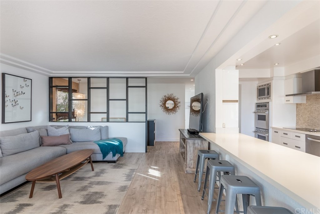 243 Walnut Street Newport Beach, CA 92663 - Photo 14 of 36