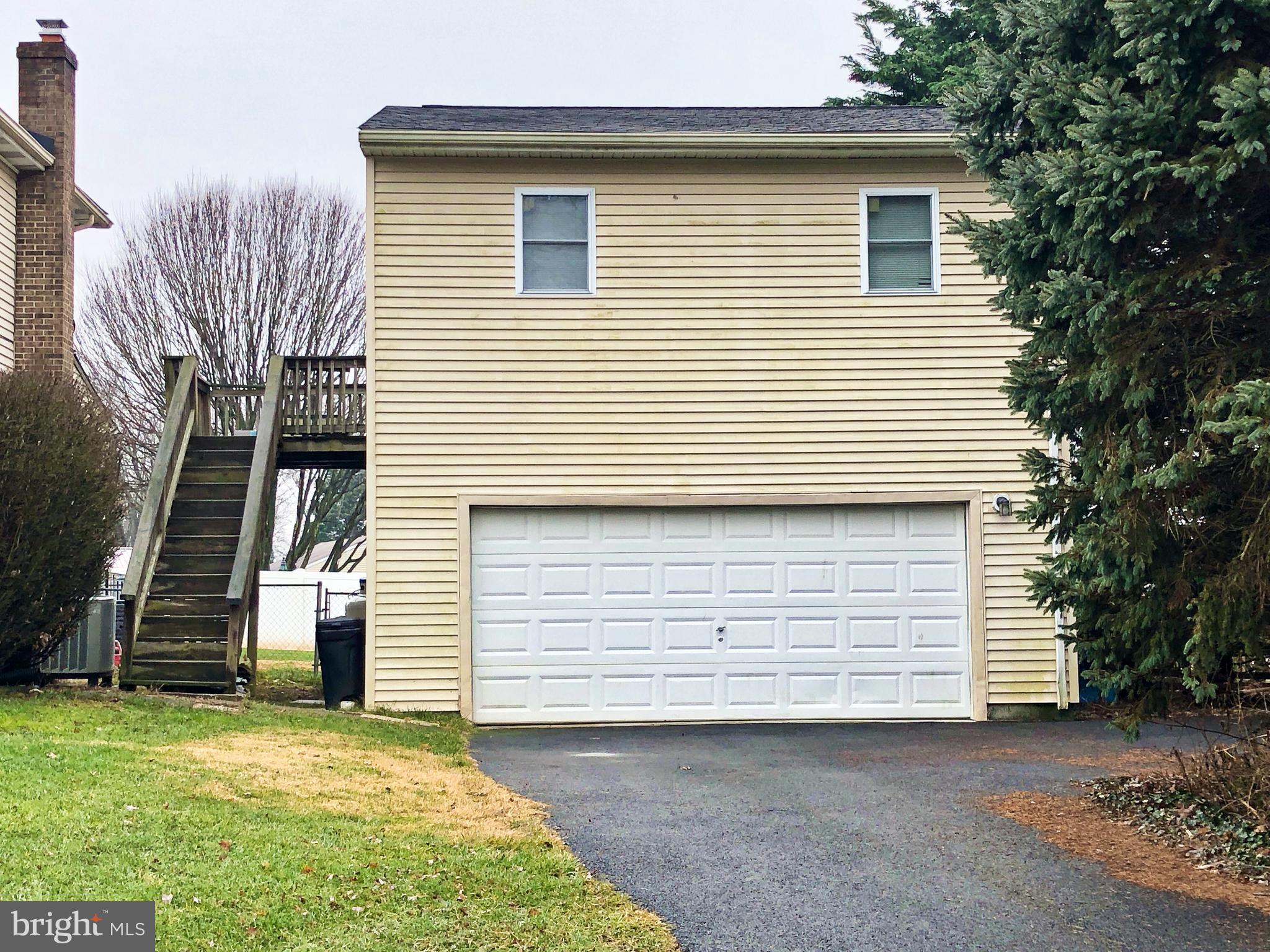 4305 Zircon Road Middletown, MD 21769 - Photo 37 of 38 Additional garage with full upstairs apartment!