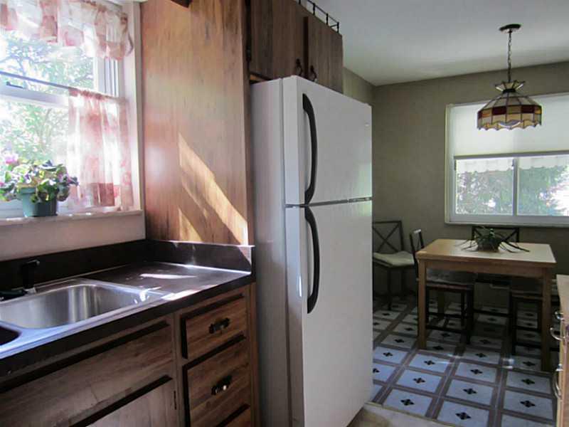 3492 Evergreen Road Pittsburgh, PA 15237 - Photo 11 of 24 Kitchen. Kitchen and dining room/area have a nice flow together.