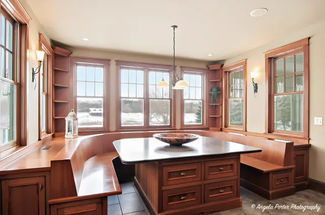 $1,350,000 | 2810 Oak Ridge Road, Crystal Lake, IL 60012