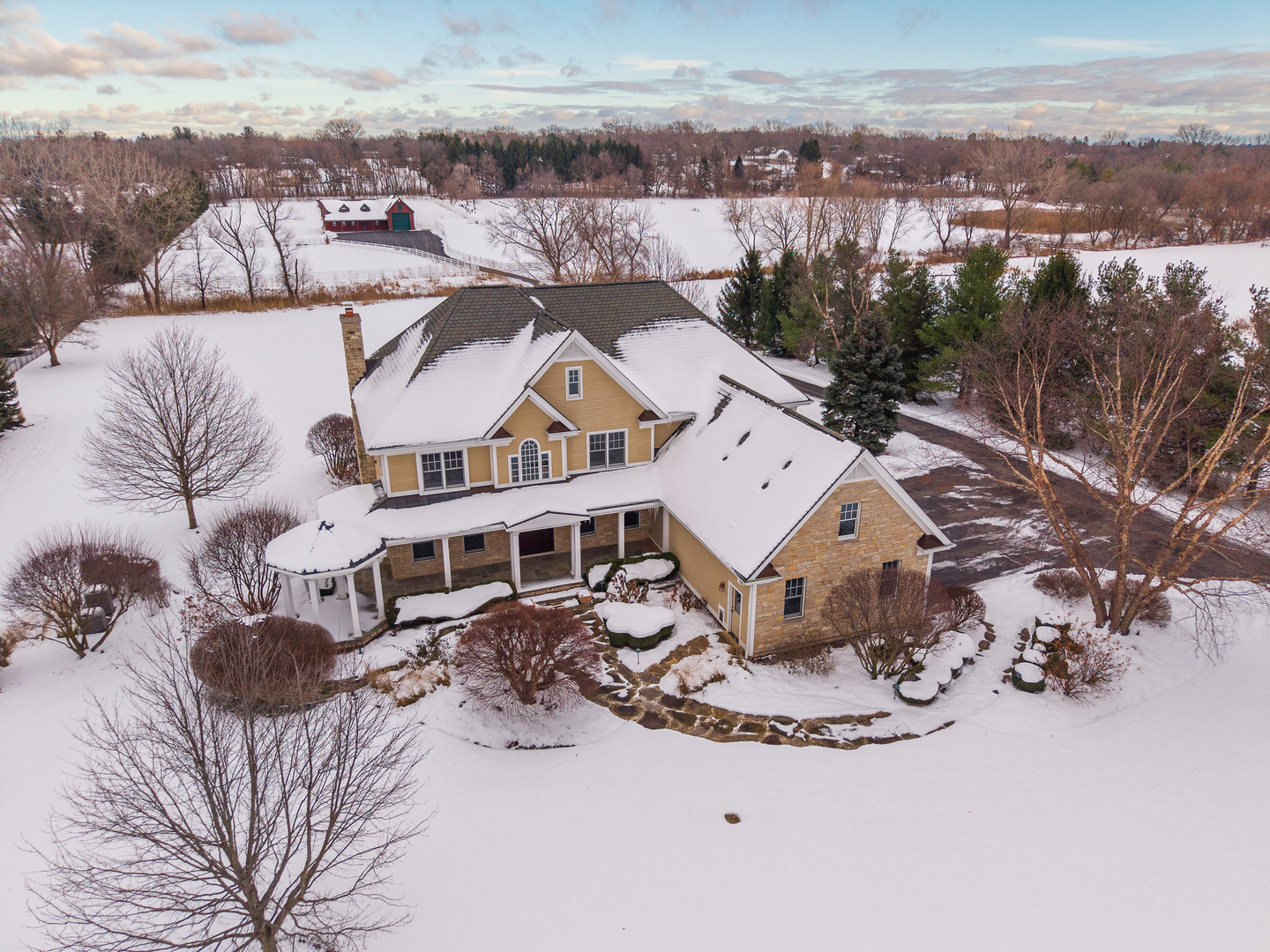 2810 Oak Ridge Road Crystal Lake, IL 60012 - Photo 2 of 55