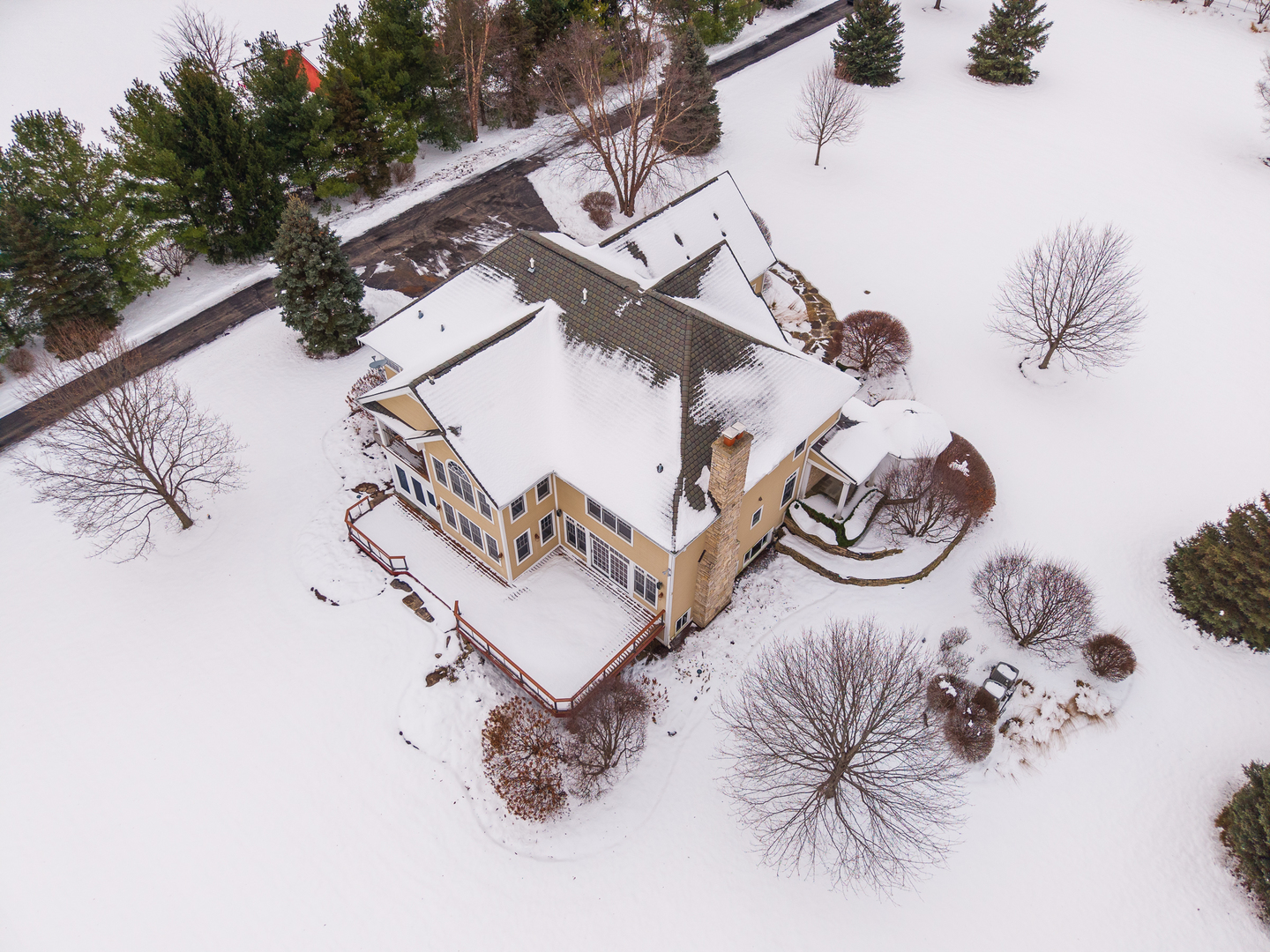 2810 Oak Ridge Road Crystal Lake, IL 60012 - Photo 4 of 55