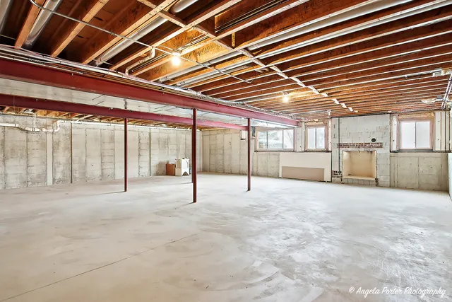 $1,350,000 | 2810 Oak Ridge Road, Crystal Lake, IL 60012