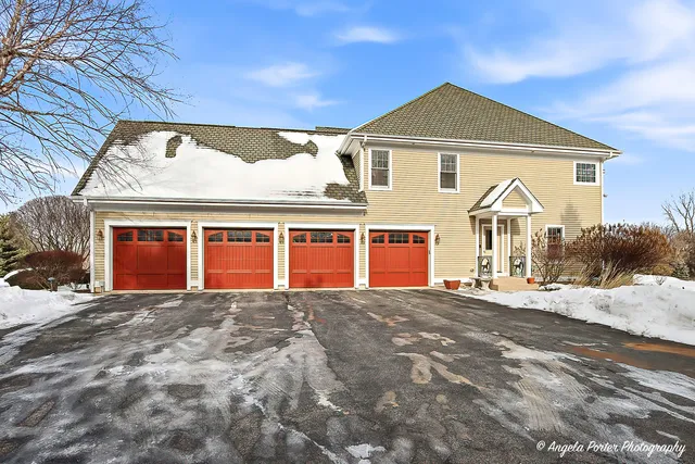 $1,350,000 | 2810 Oak Ridge Road, Crystal Lake, IL 60012