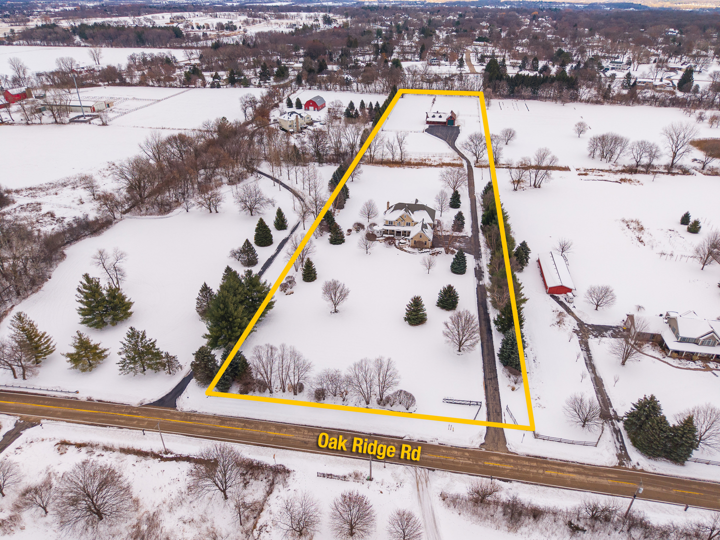 2810 Oak Ridge Road Crystal Lake, IL 60012 - Photo 6 of 55