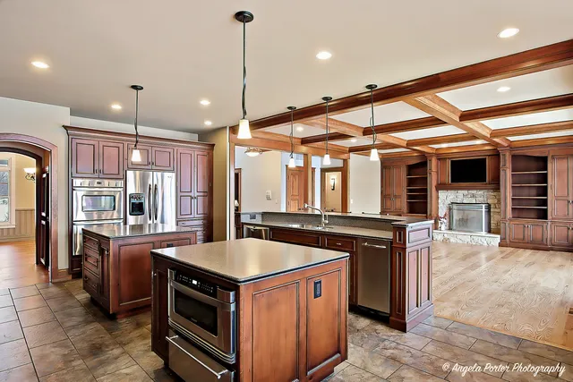 $1,350,000 | 2810 Oak Ridge Road, Crystal Lake, IL 60012