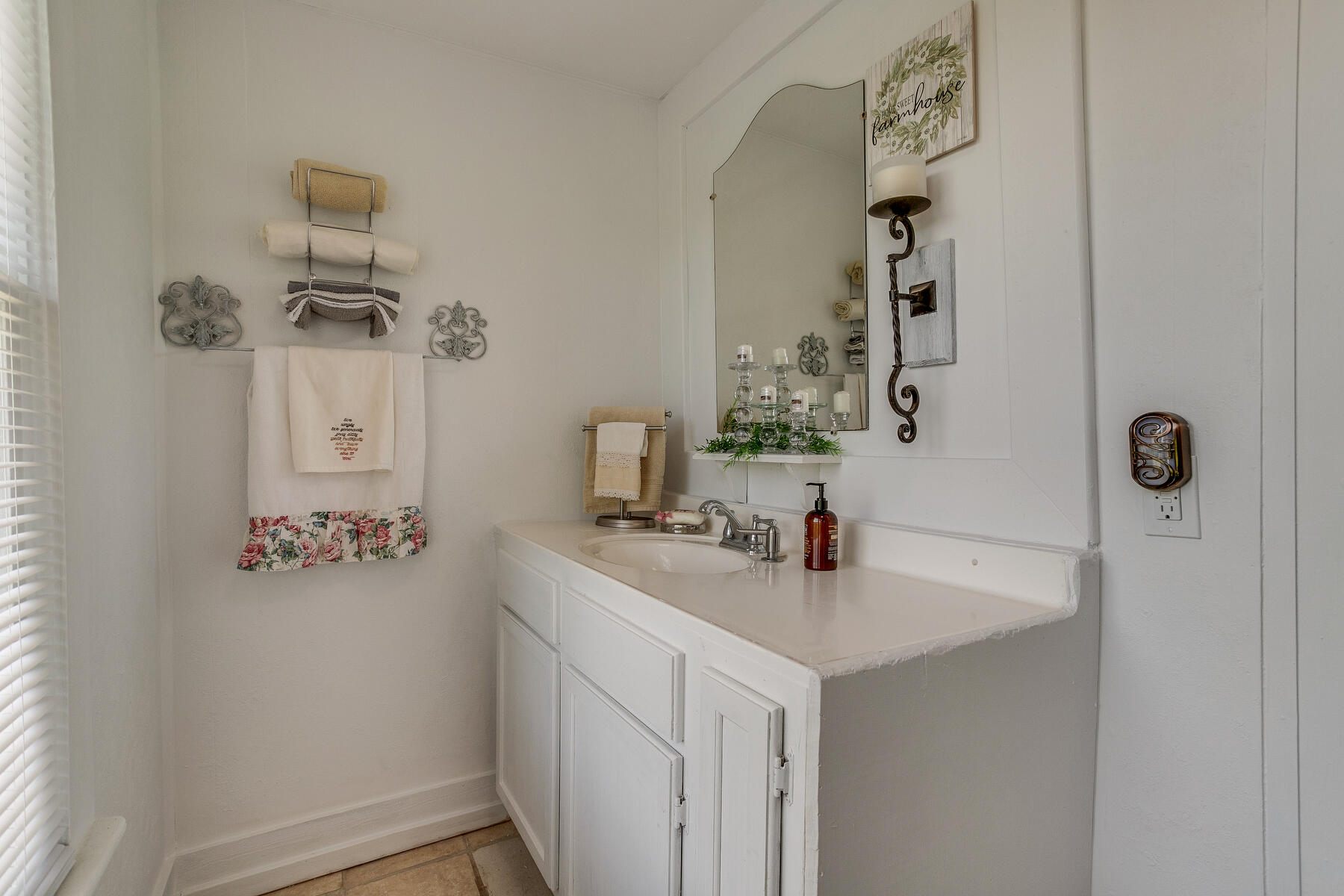 388 Glendale Road Limestone, TN 37681 - Photo 20 of 70 018