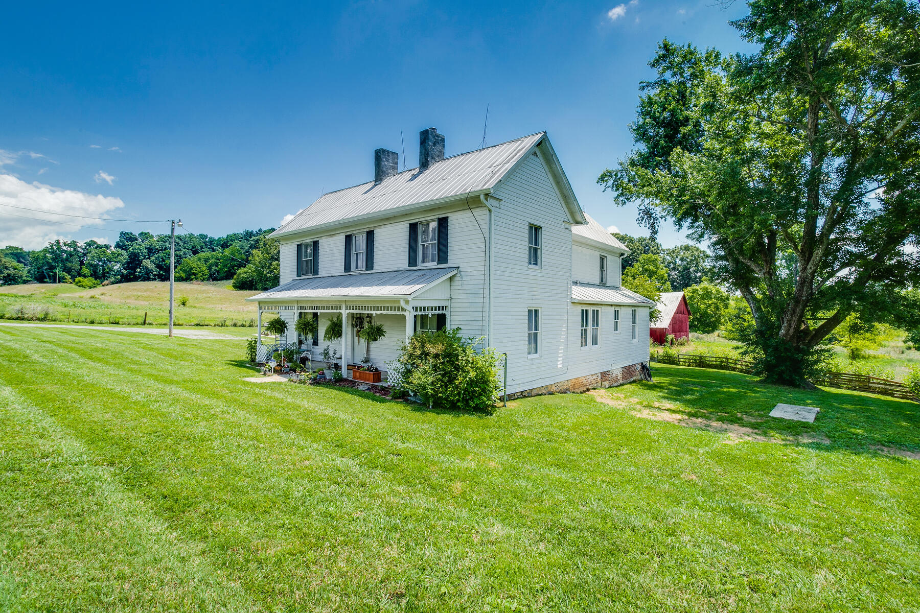 388 Glendale Road Limestone, TN 37681 - Photo 5 of 70 003