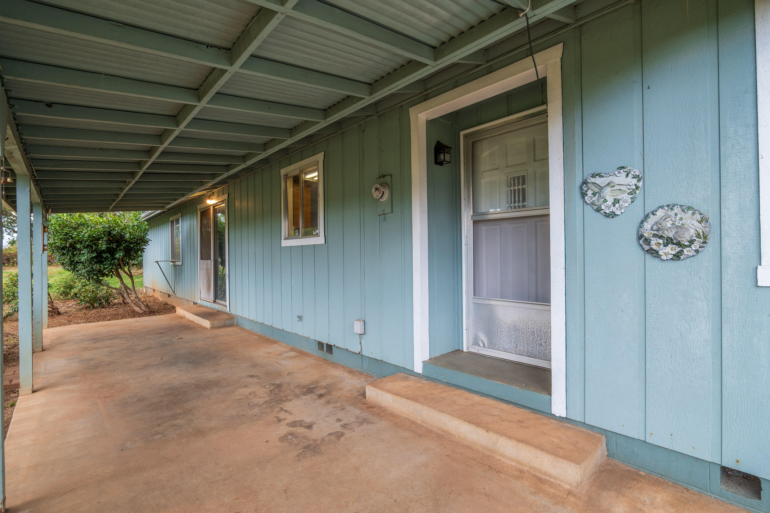 2424 Robinson Road Grants Pass, OR 97527 - Photo 8 of 44 Main House Front Patio