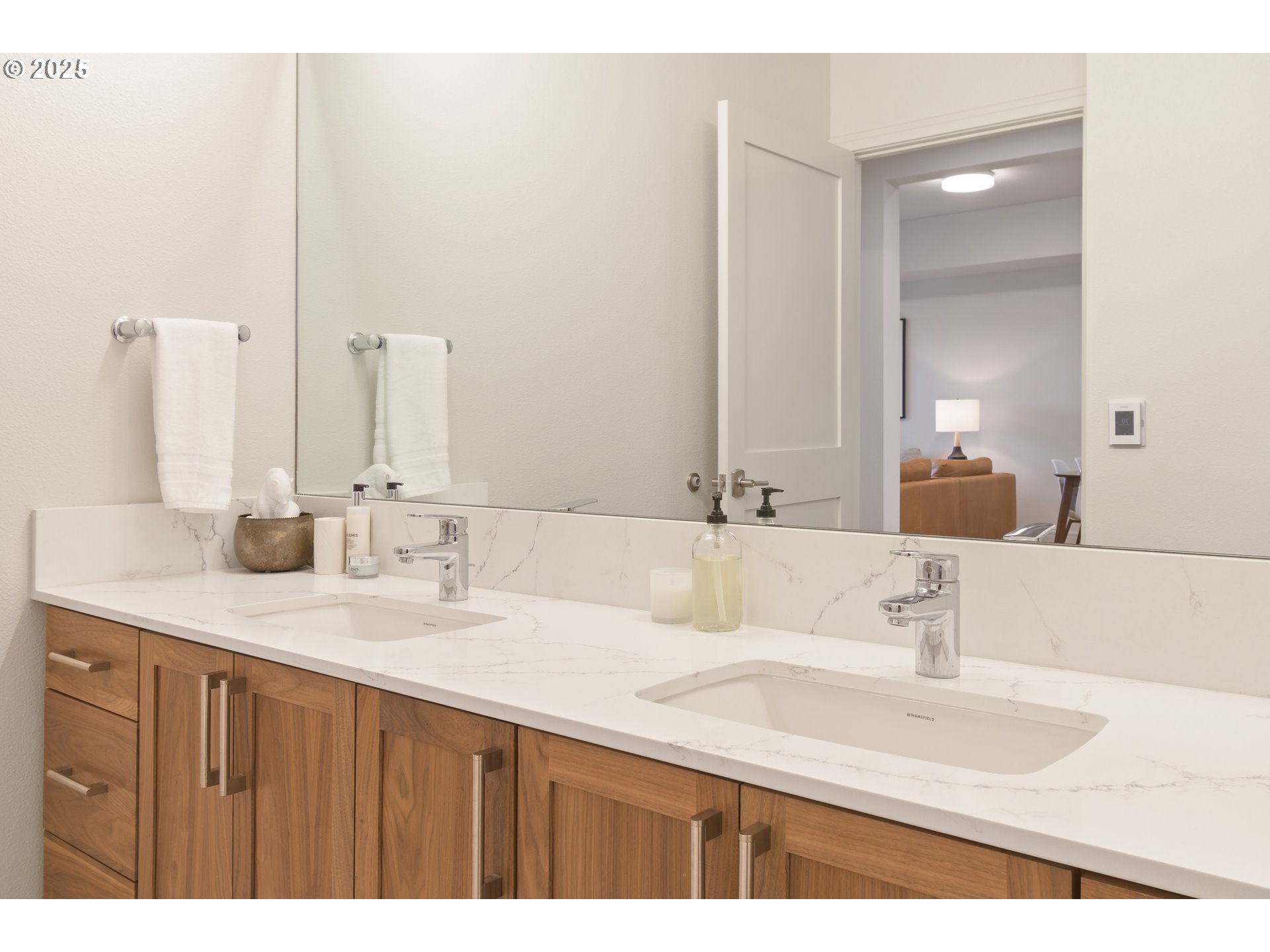 1600 Pearl Street, Unit 305 Eugene, OR 97401 - Photo 28 of 46 a bathroom with a sink and a mirror