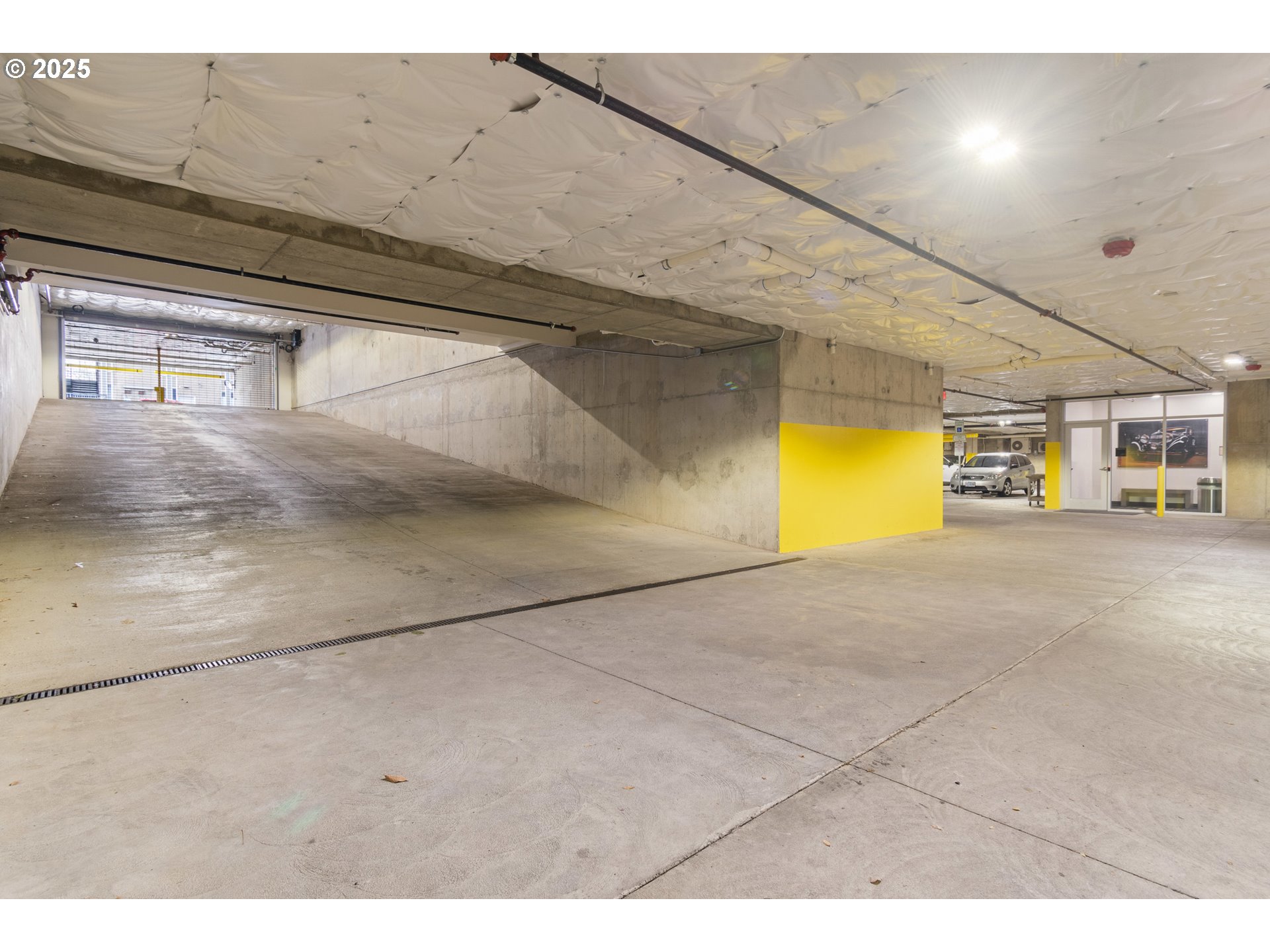 1600 Pearl Street, Unit 305 Eugene, OR 97401 - Photo 40 of 46 a view of parking area