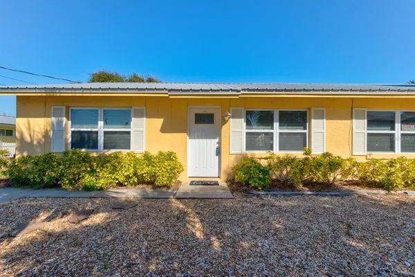 $965,000 | 712 Oakwood Avenue, New Smyrna Beach, FL 32169