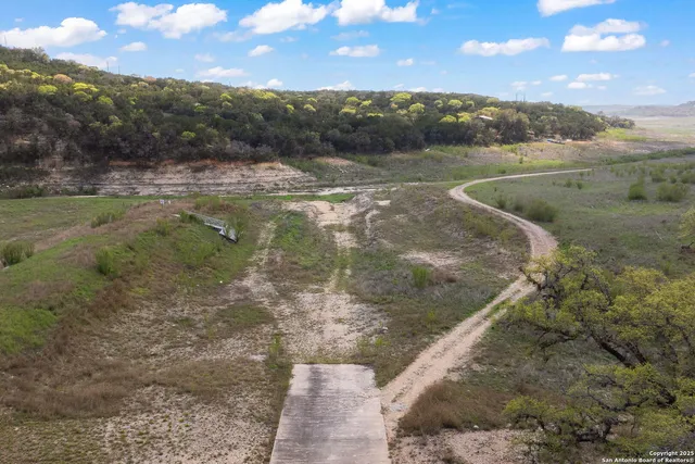 $729,000 | 303 Private Road 1733, Mico, TX 78056