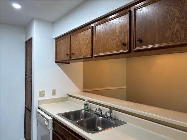 $1,250 | 10616 Mellow Meadow Drive, Unit 24C, Austin, TX 78750