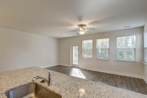 $2,095 | 7821 Montview Road, North Charleston, SC 29418