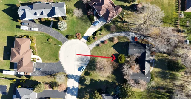 $324,900 | 8035 Pluskota Drive, Orland Park, IL 60462