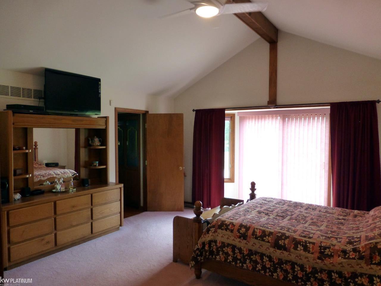 1636 Hessen Road Columbus, MI 48063 - Photo 40 of 90 50052949-39.JPG
