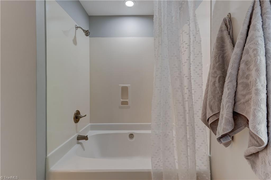 4025 Queens Grant Road Jamestown, NC 27282 - Photo 21 of 30