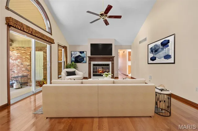 $487,000 | 109 Kingsbrooke Boulevard, Glen Carbon, IL 62034