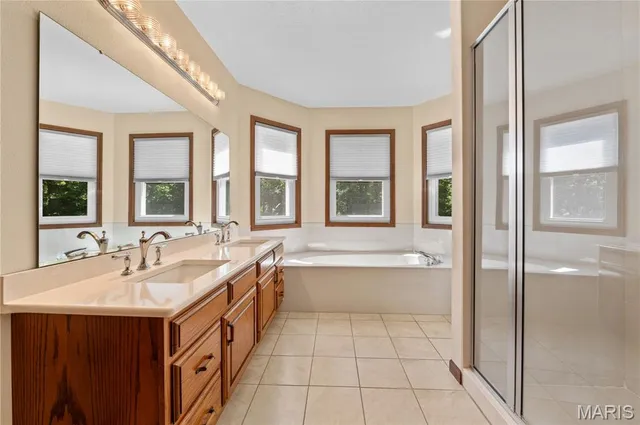 $487,000 | 109 Kingsbrooke Boulevard, Glen Carbon, IL 62034