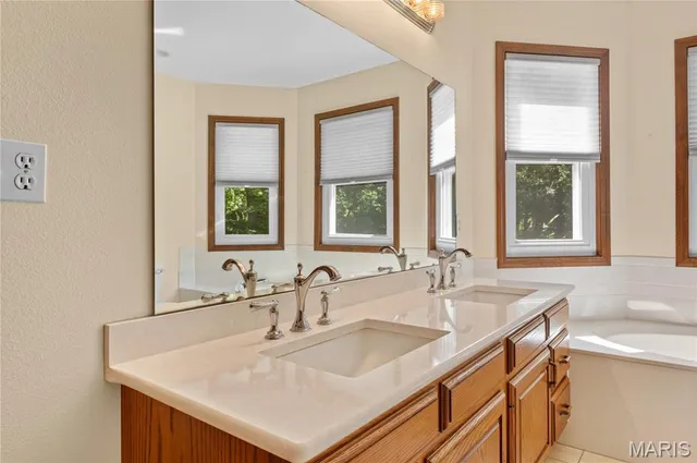 $487,000 | 109 Kingsbrooke Boulevard, Glen Carbon, IL 62034