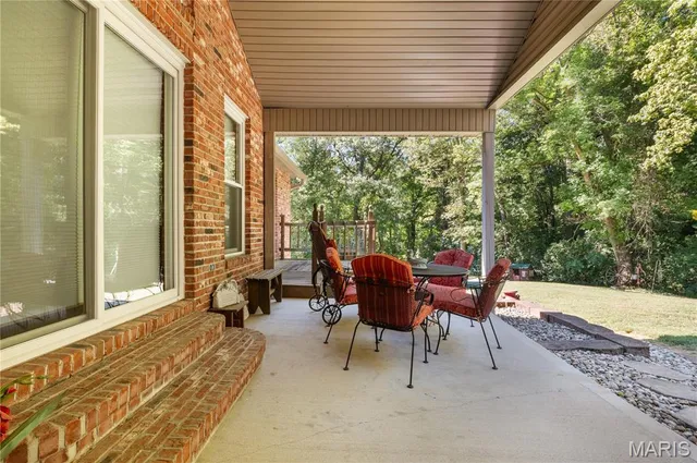 $487,000 | 109 Kingsbrooke Boulevard, Glen Carbon, IL 62034