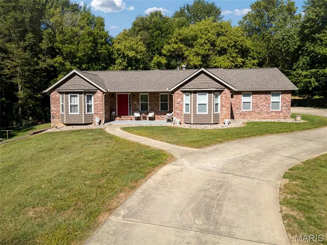 $487,000 | 109 Kingsbrooke Boulevard, Glen Carbon, IL 62034