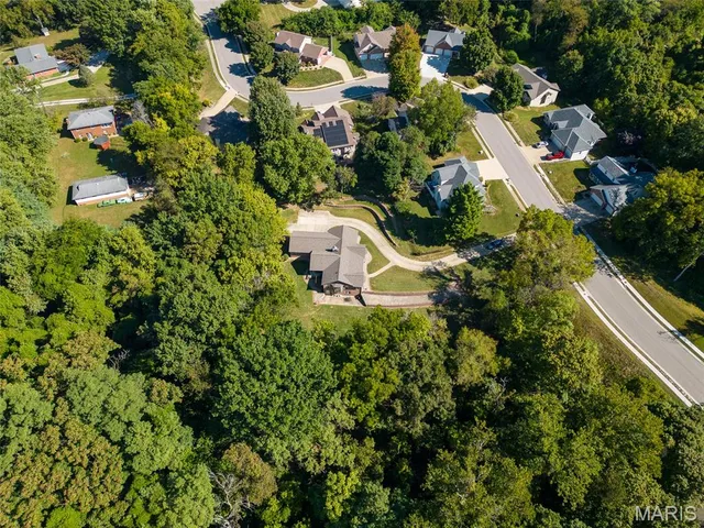 $487,000 | 109 Kingsbrooke Boulevard, Glen Carbon, IL 62034