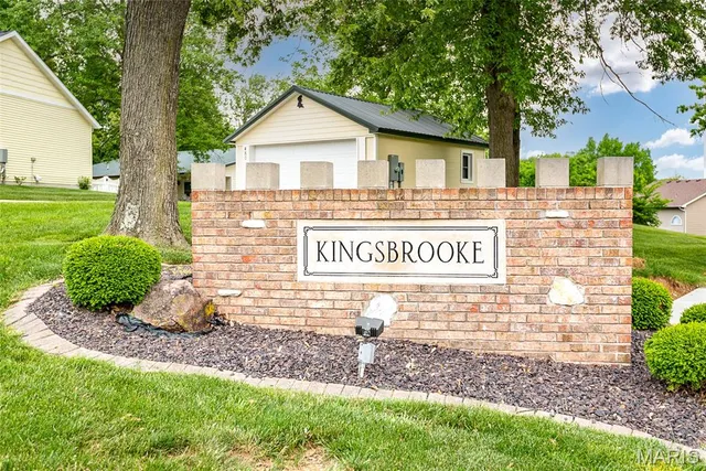 $487,000 | 109 Kingsbrooke Boulevard, Glen Carbon, IL 62034