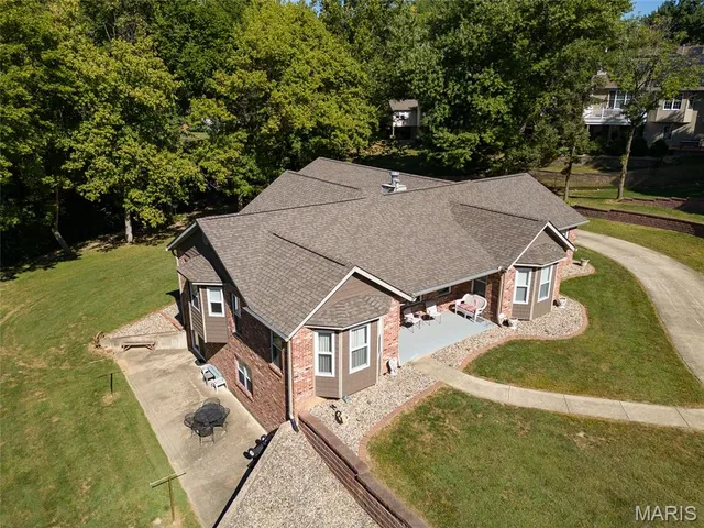 $487,000 | 109 Kingsbrooke Boulevard, Glen Carbon, IL 62034