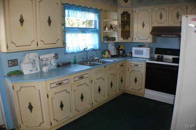 702 Public Road Bethlehem, PA 18015 - Photo 4 of 14 Gallery Image 4