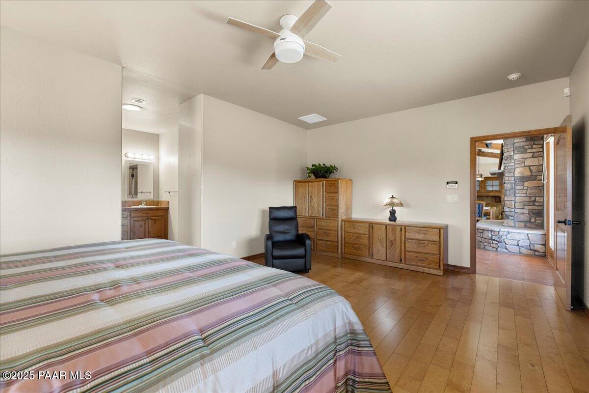 11055 Williamson Valley Ranch Road Prescott, AZ 86305 - Photo 15 of 37 Primary Bedroom