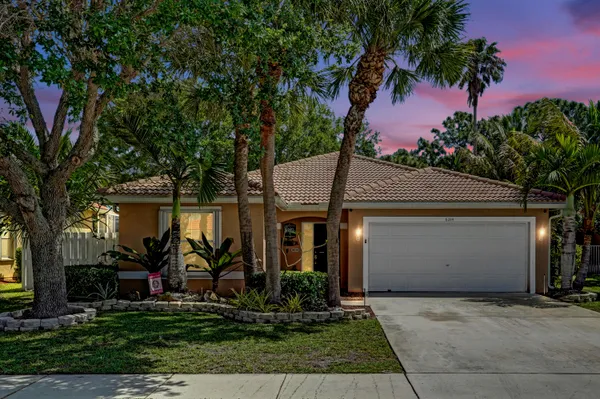 $595,000 | 6214 Sand Hills Circle, Lake Worth, FL 33463