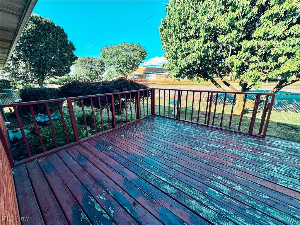 304 Stone Road Belpre, OH 45714 - Photo 15 of 34 View of wooden deck