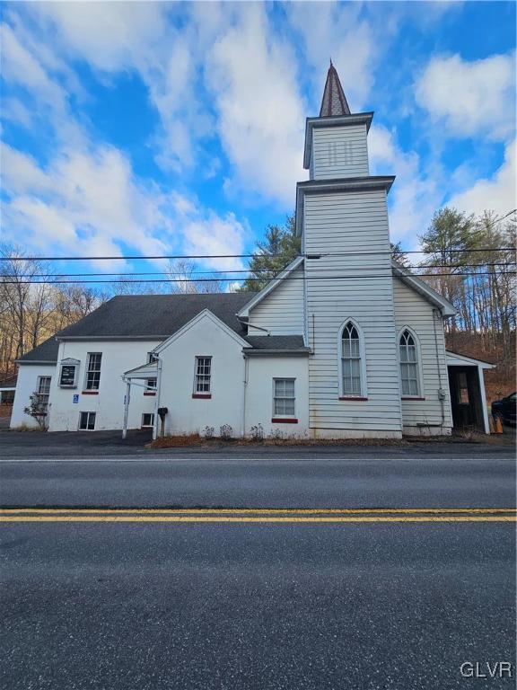 2218 Long Run Road Lehighton, PA 18235 - Photo 2 of 51 Gallery Image 2