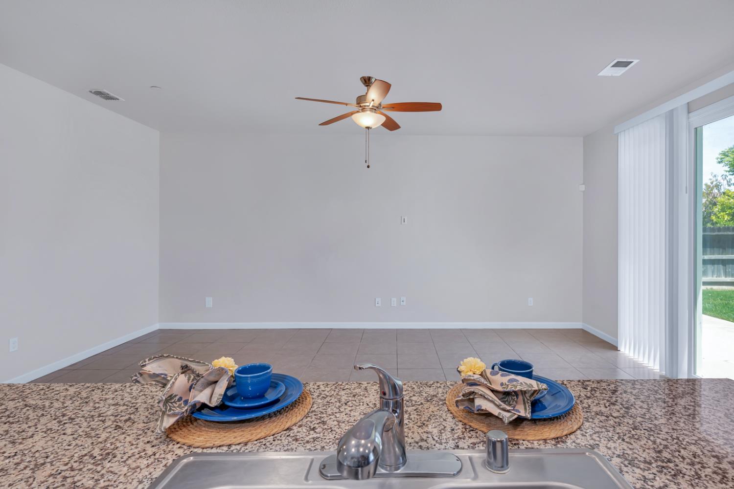 1476 Dynes Street Merced, CA 95348 - Photo 10 of 39